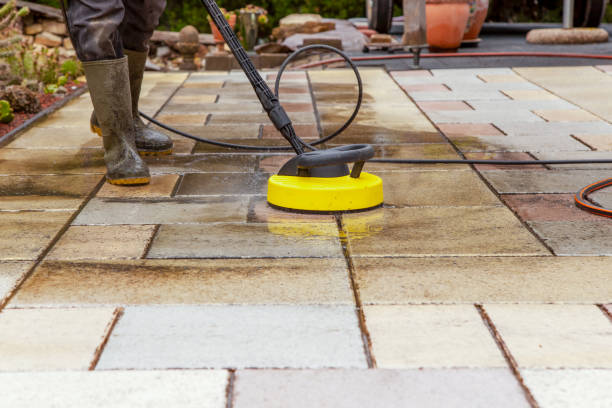 Best Sidewalk and Walkway Cleaning  in , CT